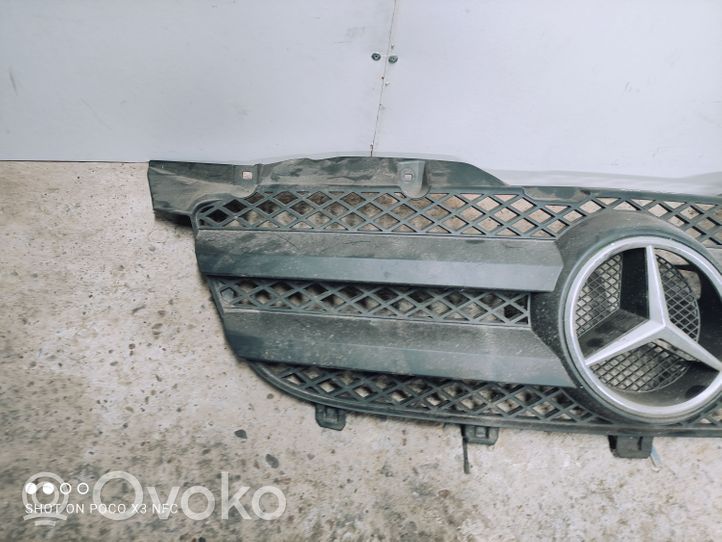 Mercedes-Benz Sprinter W906 Front bumper upper radiator grill A9068800385
