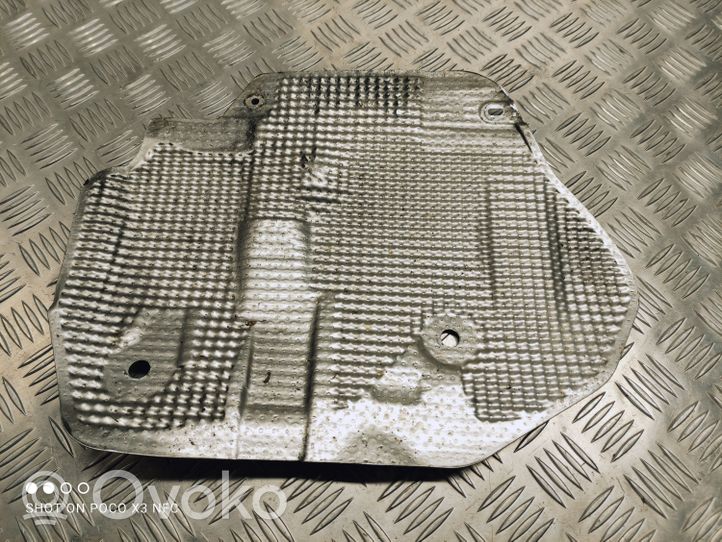 Audi Q7 4L Heat shield in engine bay 