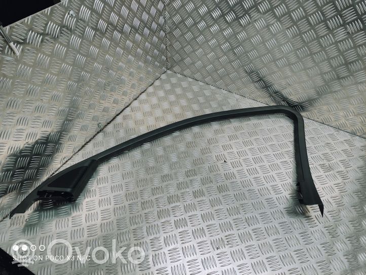 Audi A4 S4 B8 8K Moulures des vitres de la porte avant 8K0867610