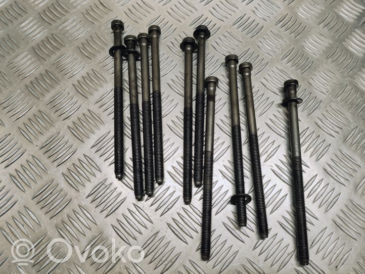 Volkswagen PASSAT B8 Cylinder head bolts 