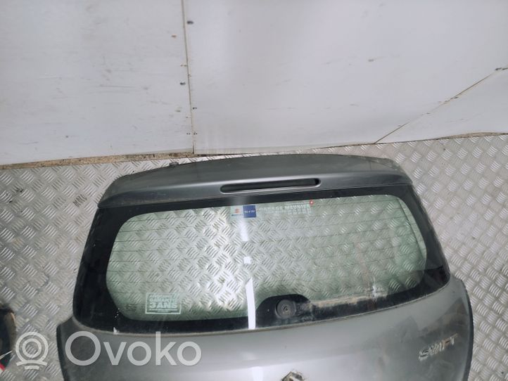 Suzuki Swift Takaluukun/tavaratilan kansi 