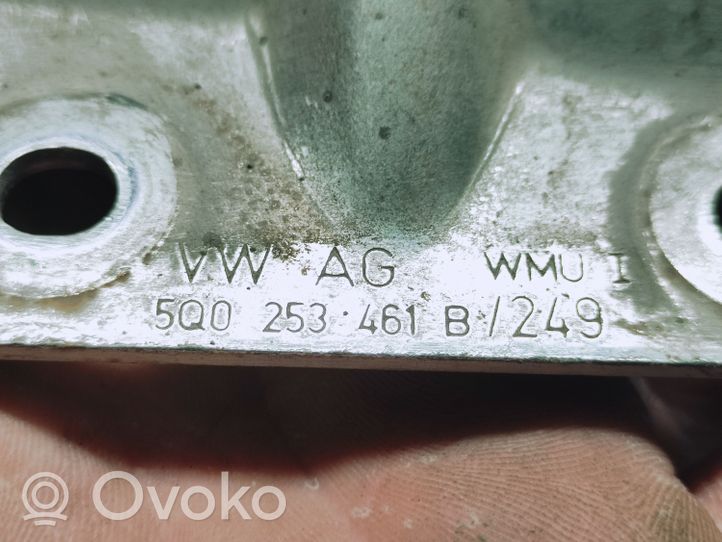 Volkswagen Golf VII Äänenvaimentimen kannattimen pidin 5Q0253461B