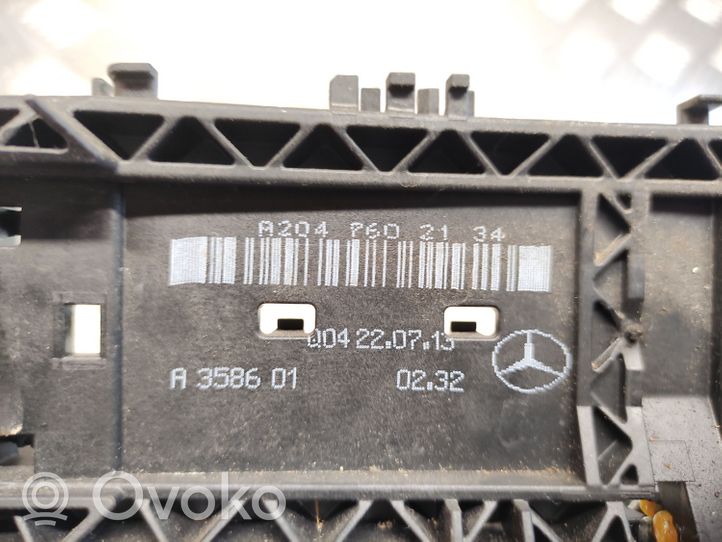 Mercedes-Benz B W246 W242 Etuoven ulkokahvan kehys A2047602134