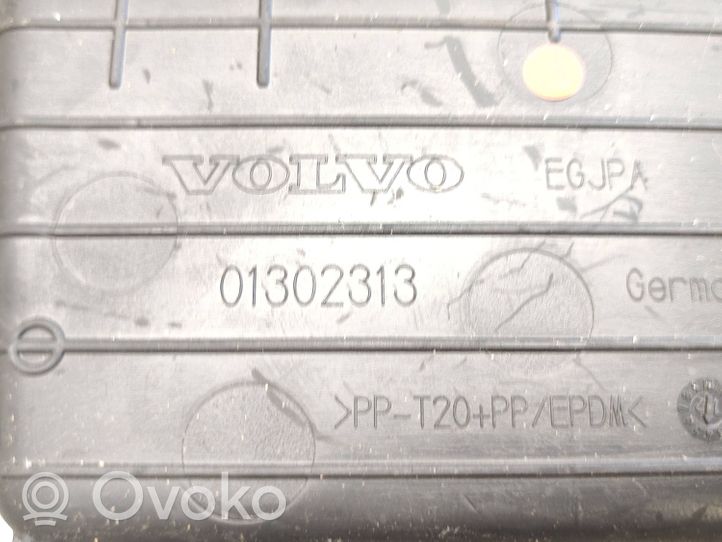 Volvo V40 Pólka deski rozdzielczej 01302313