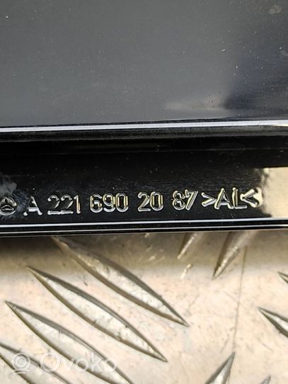 Mercedes-Benz S W221 Galinių durų stiklo apdaila A2216902087al