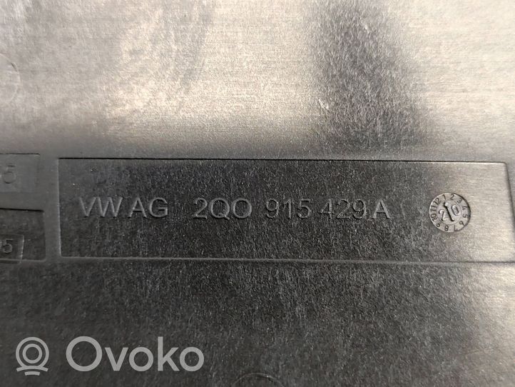 Volkswagen Polo VI AW Pokrywa skrzynki bezpieczników 2Q0915429A