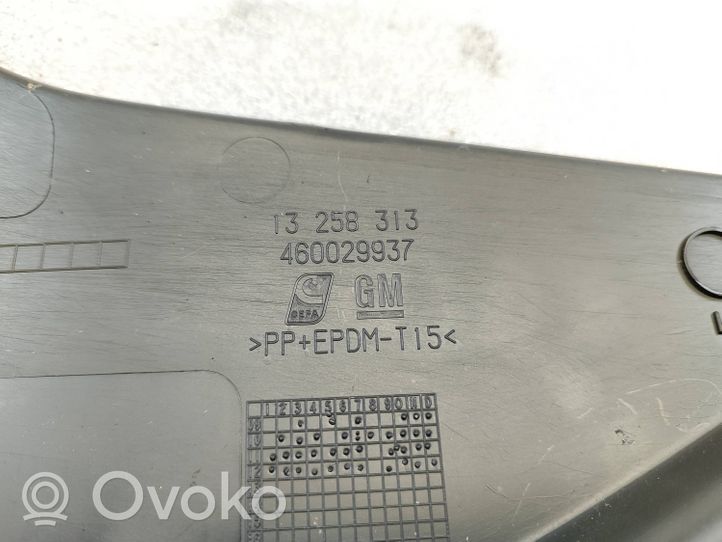 Opel Meriva B Boczny element deski rozdzielczej 13258313