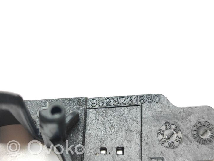 Peugeot 208 Support de capteur de stationnement arrière PDC 9823231880