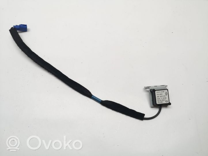 Renault Trafic III (X82) GPS-pystyantenni 259756194R