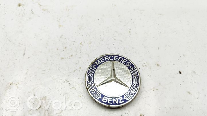 Mercedes-Benz C W203 Borchia ruota originale A1714000125