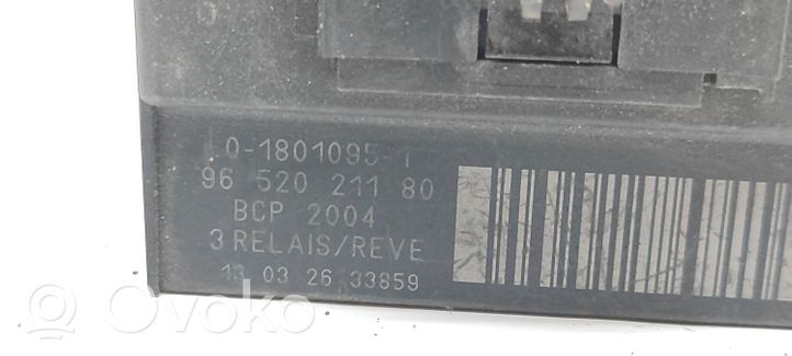 Citroen C4 Grand Picasso Hehkutulpan esikuumennuksen rele 9652021180