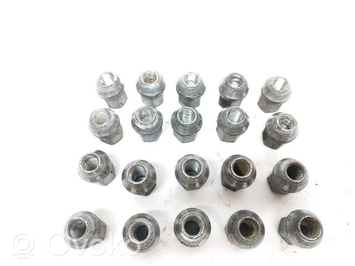 KIA Sportage Nuts/bolts 