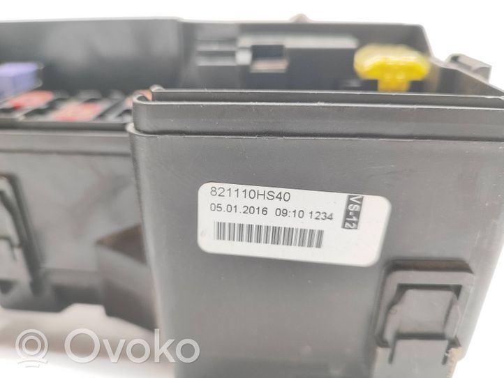 Toyota Aygo AB40 Ramka / Moduł bezpieczników 821110HS40