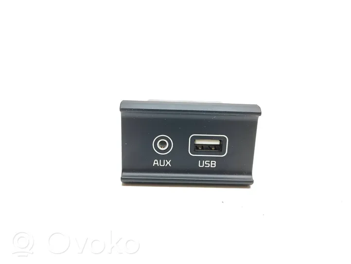 KIA Sportage USB socket connector 96120C5000