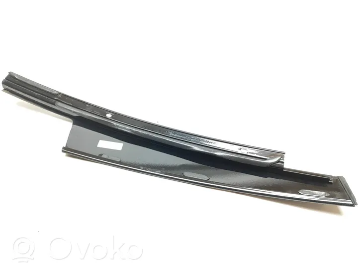 BMW 5 F10 F11 Moulures des vitres de la porte avant 7209724