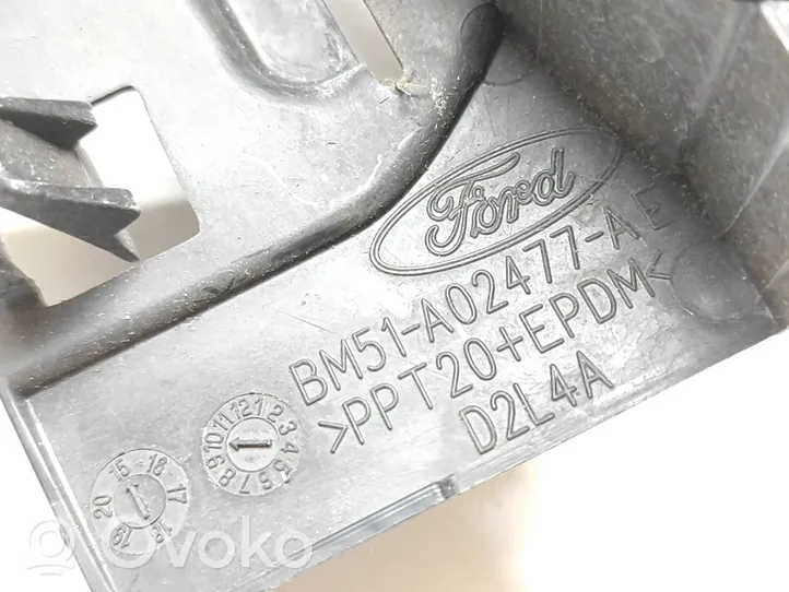 Ford Focus Uchwyt / Mocowanie zderzaka przedniego BM51A02477AE