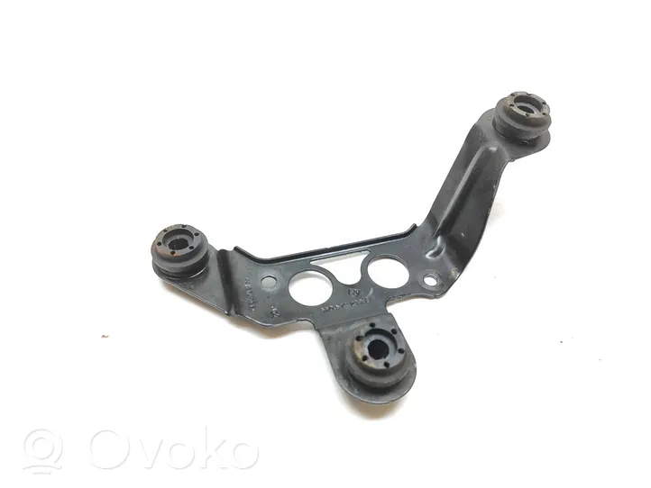 Audi Q3 8U Supporto pompa ABS 5N0614235E