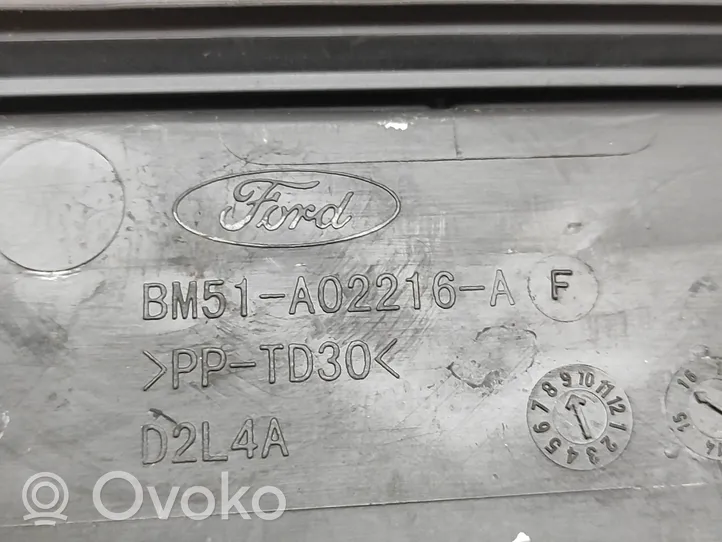 Ford Focus Облицовка (облицовки) стеклоочистителей BM51A02216AF