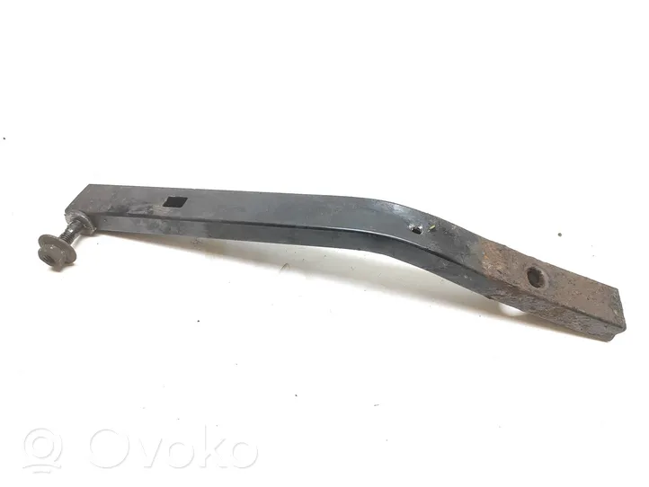 Audi A4 S4 B8 8K Staffa del pannello di supporto del radiatore 8K0805528A