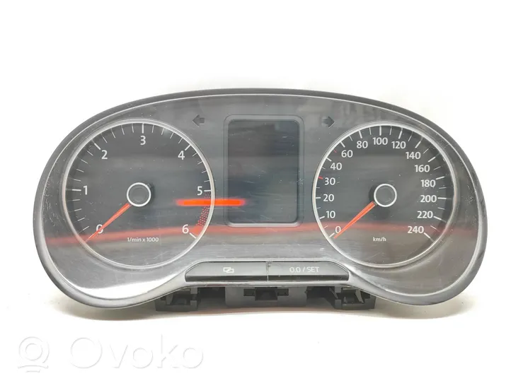 Volkswagen Polo V 6R Speedometer (instrument cluster) 6R0920861B