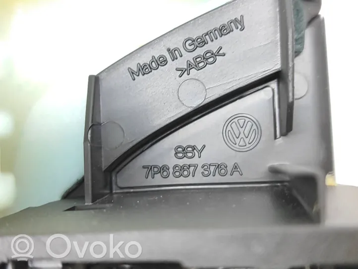 Volkswagen Touareg II Muu takaoven verhoiluelementti 7P6867376A