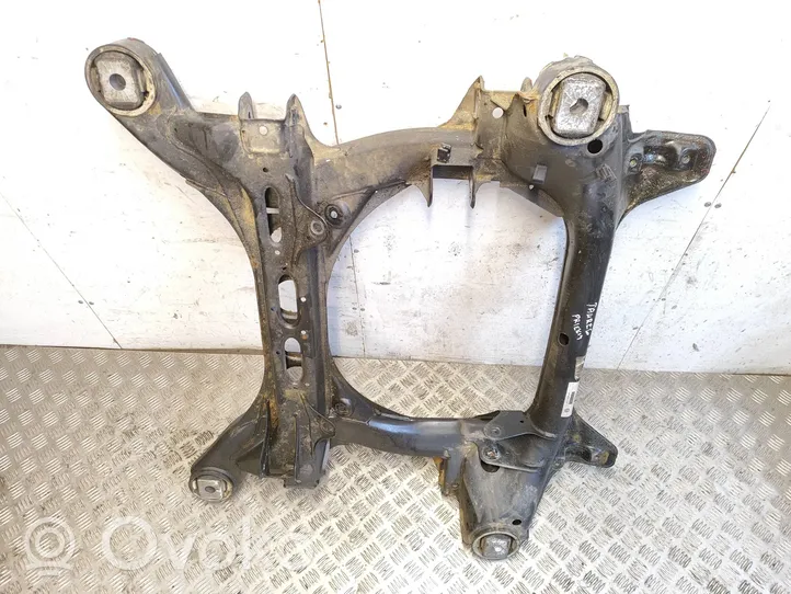 Volkswagen Touareg II Front subframe 7P0400025