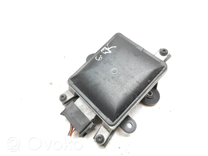 Volkswagen Touareg II Capteur radar d'angle mort 4H0907566