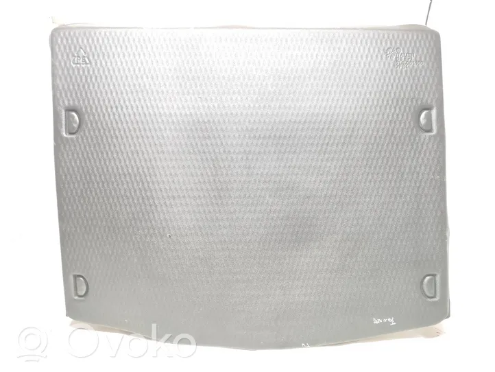 Volkswagen Touareg II Trunk/boot mat liner 7L0061160