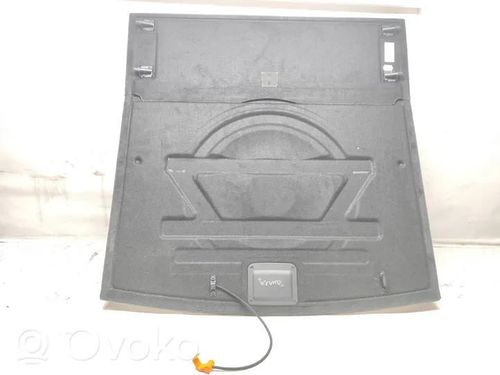 Volkswagen Touareg II Garniture de panneau inférieure de coffre 7P6863546A