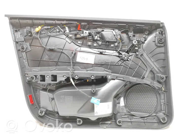 Audi A4 S4 B9 8W Boczki / Poszycie drzwi przednich 8W0867118