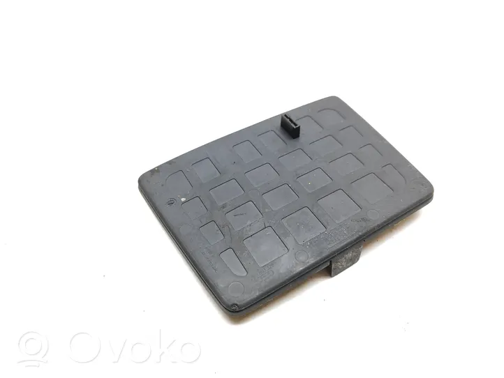 Audi A4 S4 B9 8W Panelės stalčiuko/lentinėlės paklotėlis 8W0863328