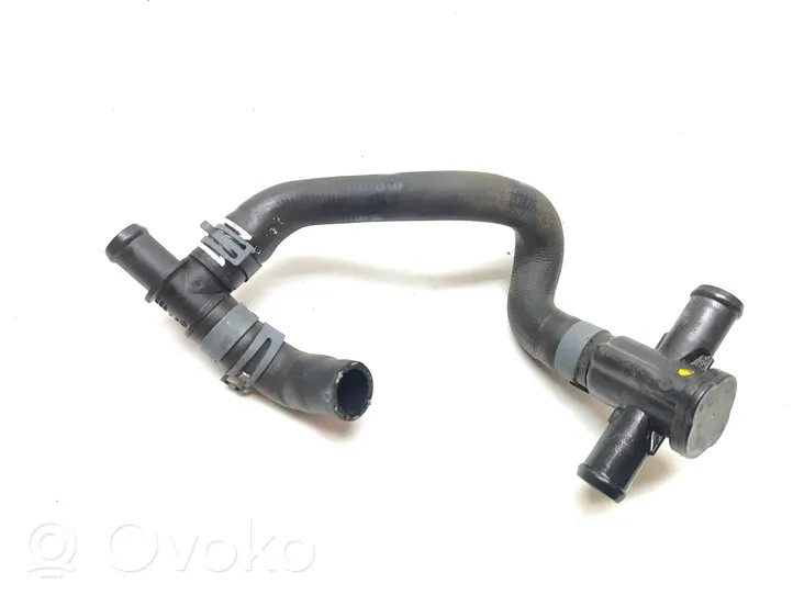 Audi A4 S4 B9 8W Tuyau de liquide de refroidissement moteur 5Q0121113F