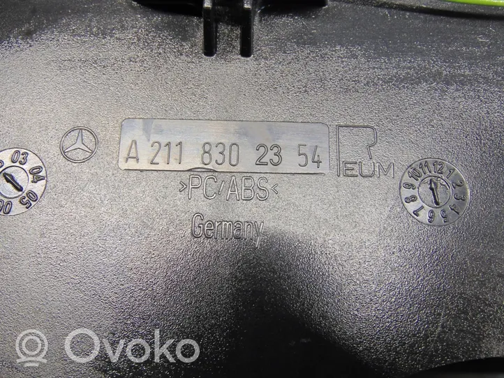 Mercedes-Benz E W211 Griglia di ventilazione centrale cruscotto a2118302354