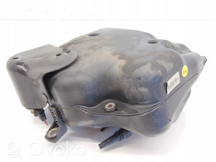 Audi A4 S4 B8 8K Serbatoio vaschetta liquido AdBlue 8K0131878