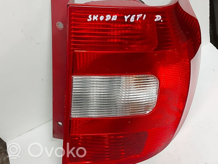 Skoda Yeti (5L) Lampa tylna 5L0945112