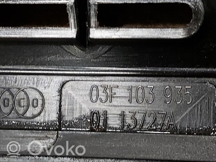 Skoda Yeti (5L) Moottorin koppa 03F103935