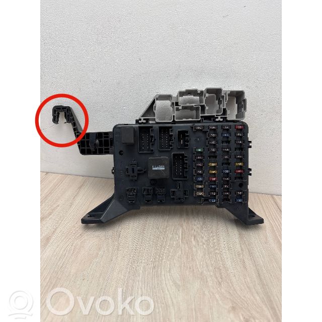 Ford Mondeo Mk III Fuse module 