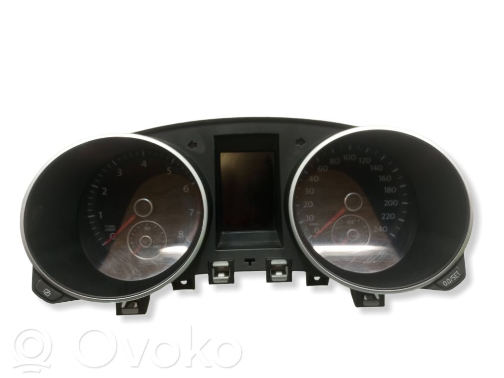 Volkswagen Golf SportWagen Speedometer (instrument cluster) 