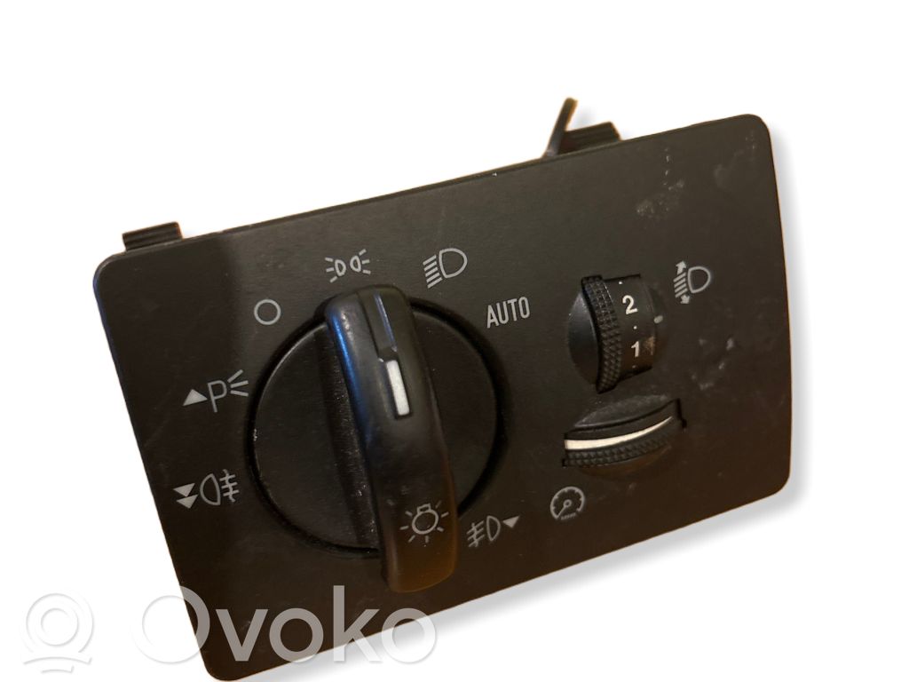 Light switch   7M5T13A024CA