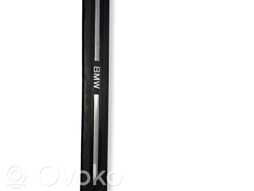 BMW 5 E39 Priekinio slenksčio apdaila (vidinė) 