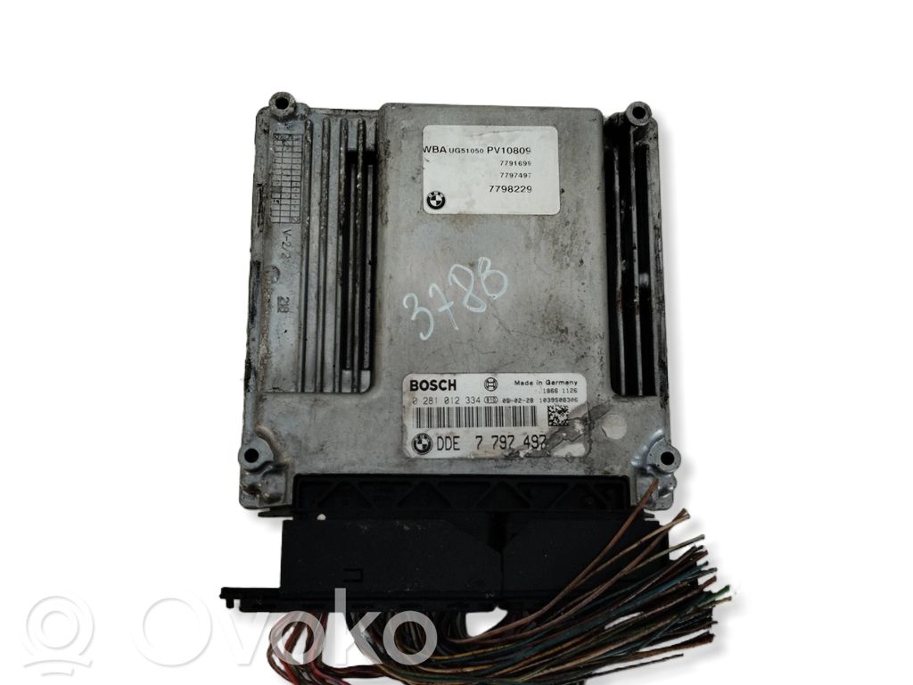 BMW 3 E90 E91 Moottorin ohjainlaite/moduuli 