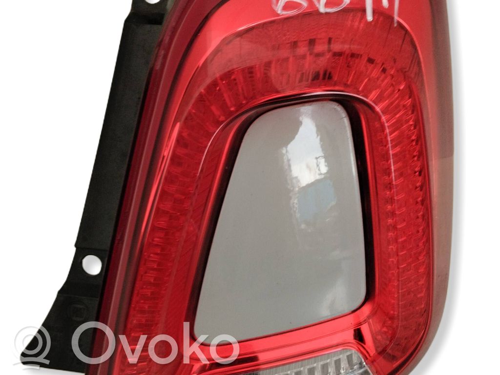Fiat 500 Lampă spate în caroserie 