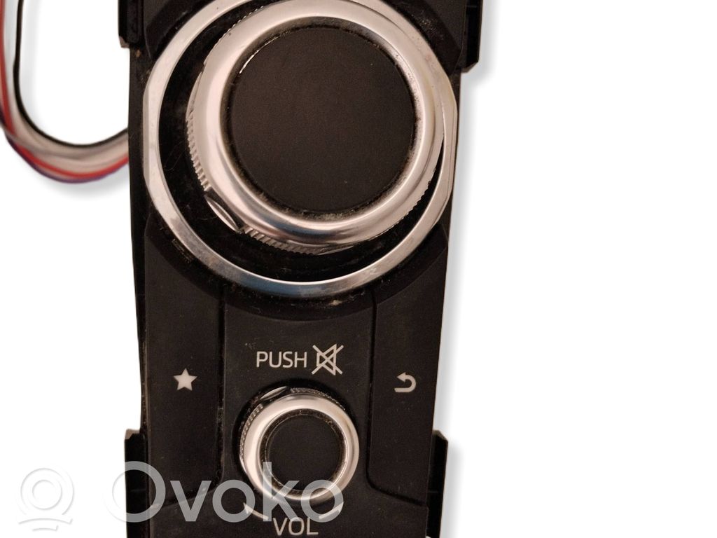 Mazda 2 Head unit multimedia control 
