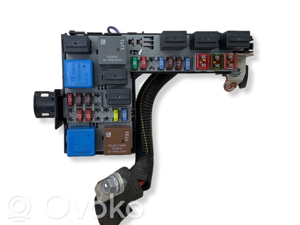 Opel Meriva B Fuse box set 