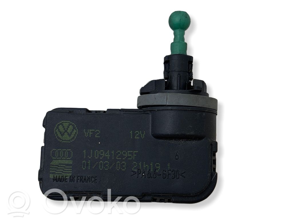 Audi A4 S4 B5 8D Headlight level adjustment motor 