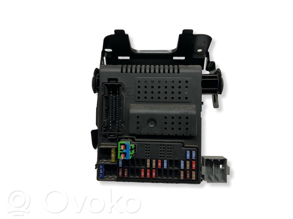 Volvo XC90 Fuse module 