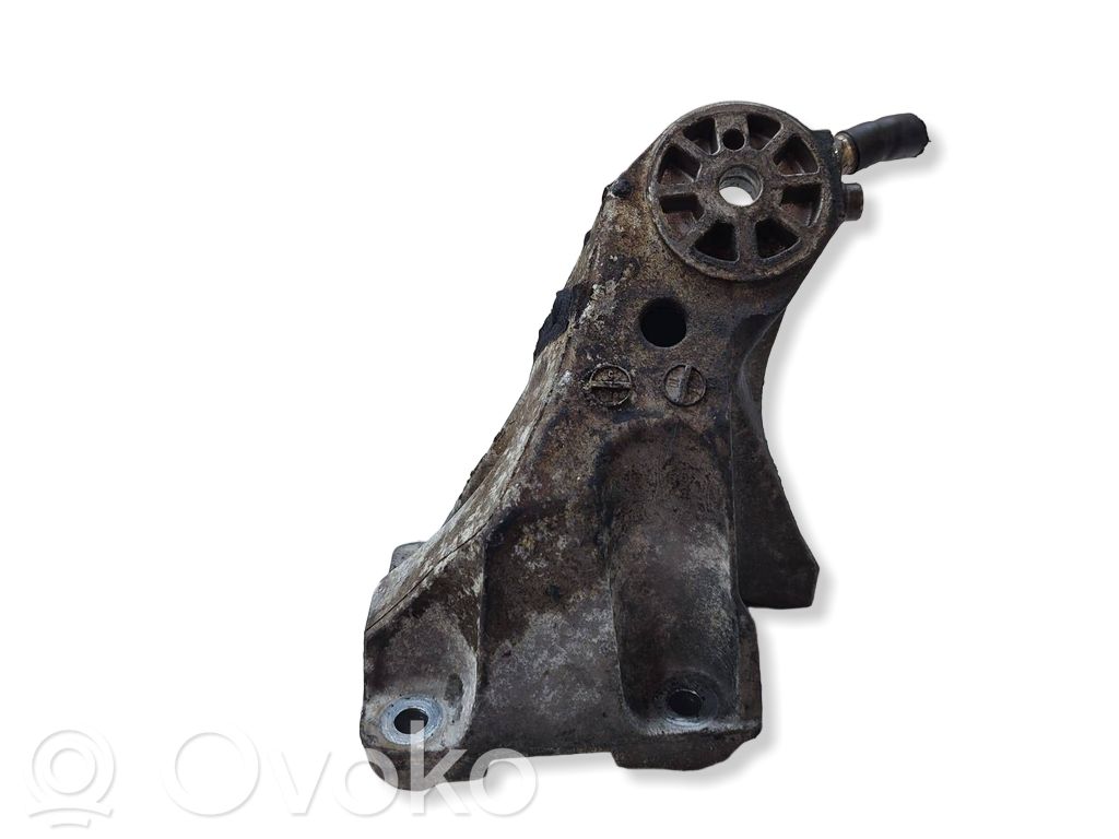 Audi Q7 4L Engine mounting bracket 