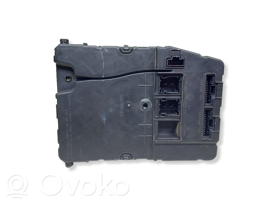 Renault Megane II Fuse module 