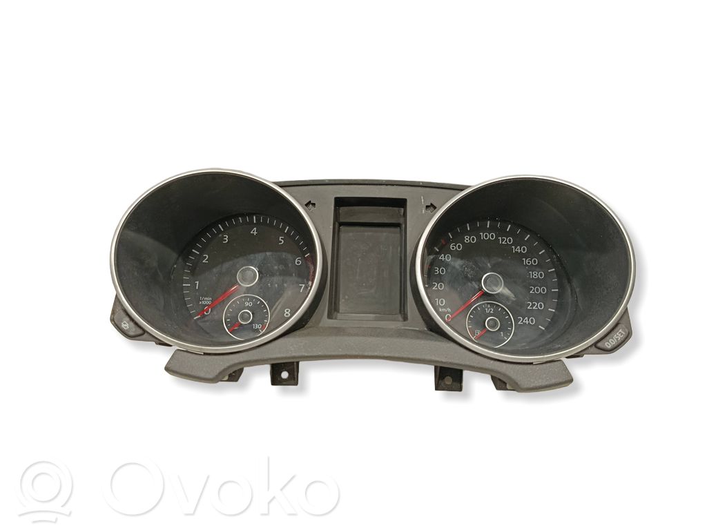 Volkswagen Golf VI Speedometer (instrument cluster) 
