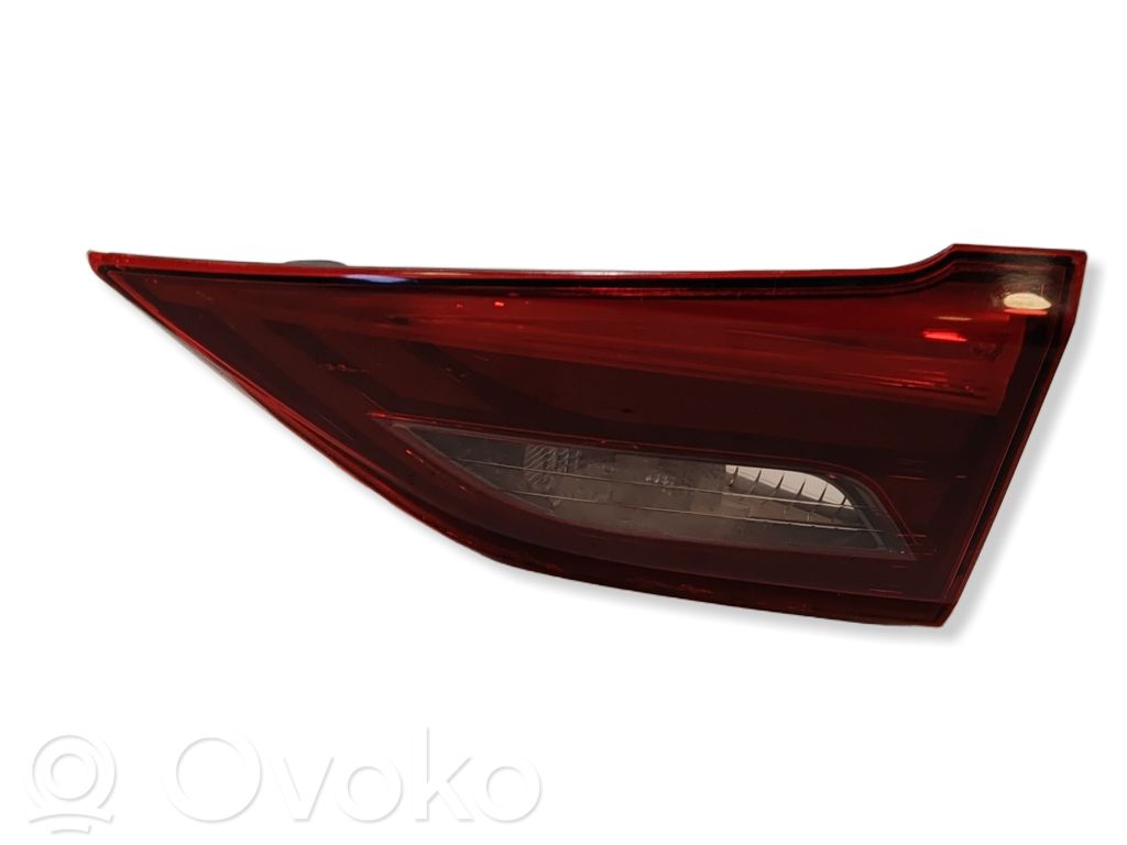Toyota Avensis T270 Takaluukun takavalot 